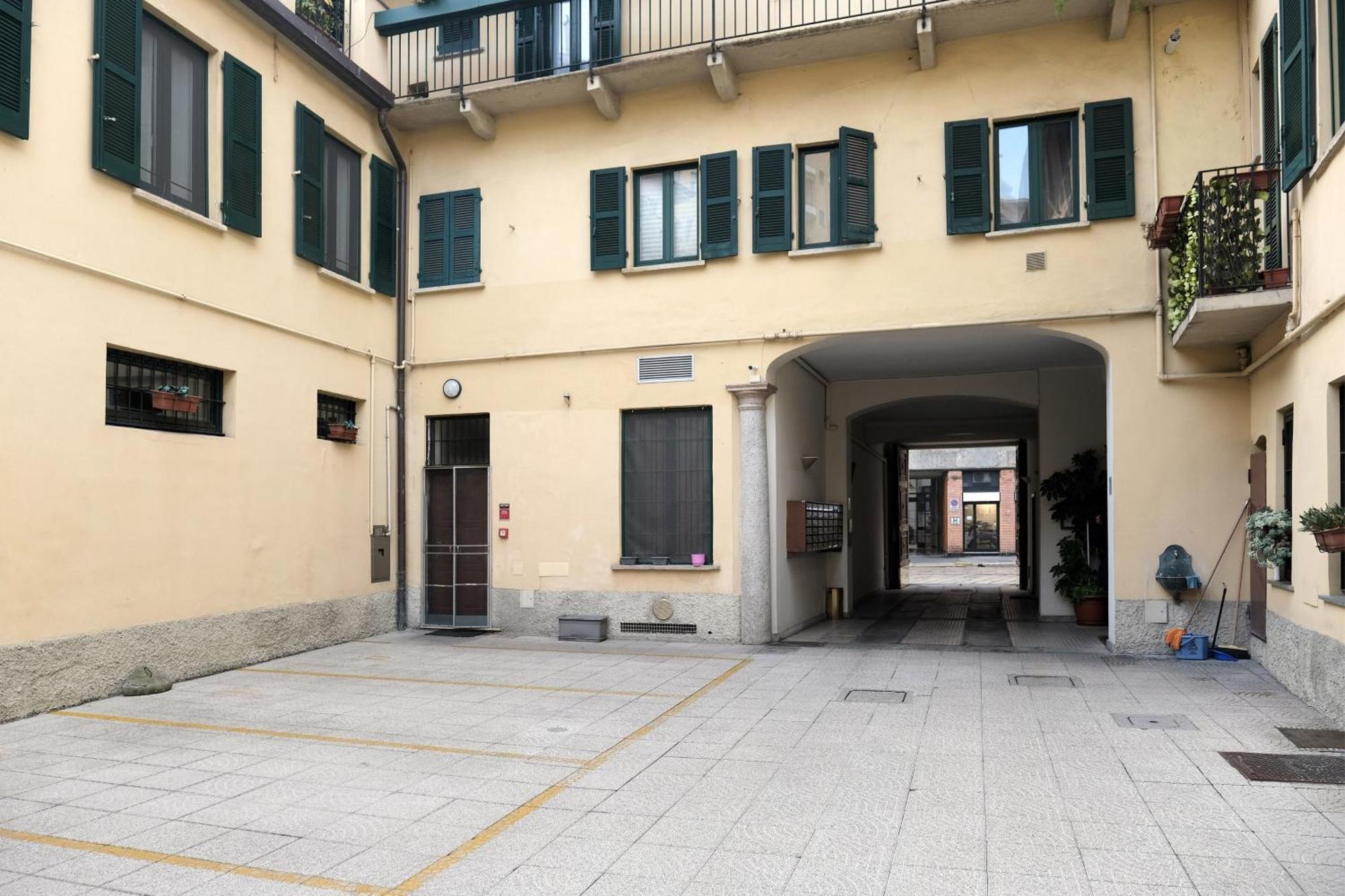 Comecasa Flowery Terraced Apartment ميلان المظهر الخارجي الصورة