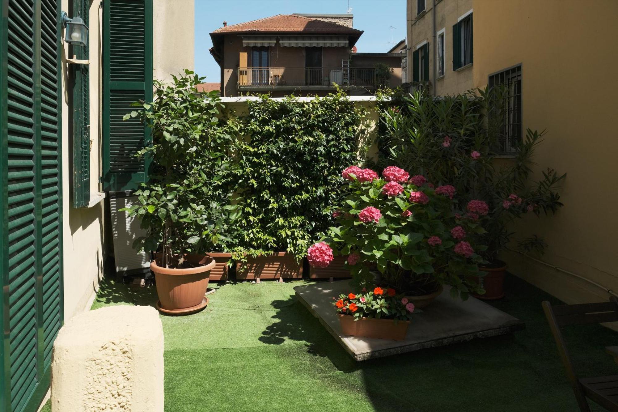 Comecasa Flowery Terraced Apartment ميلان المظهر الخارجي الصورة